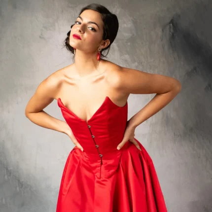 Escote rojo