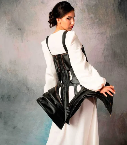Vestido negro de cuero