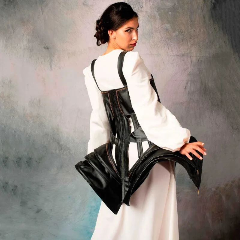 Vestido negro de cuero