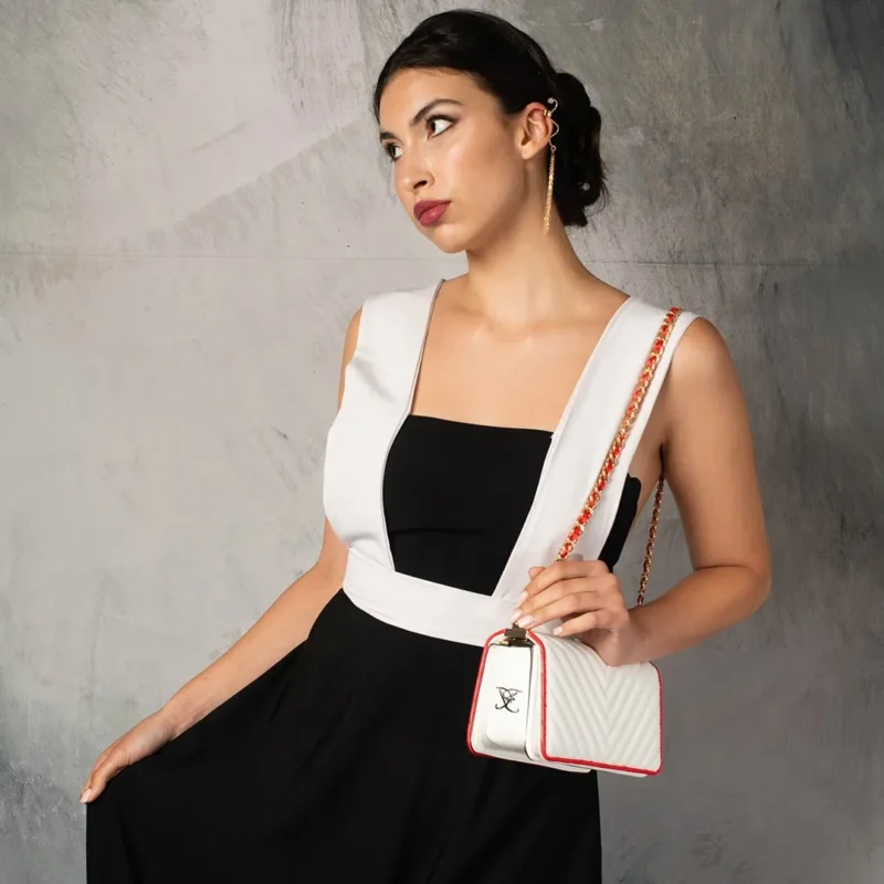 Bolso blanco y rojo