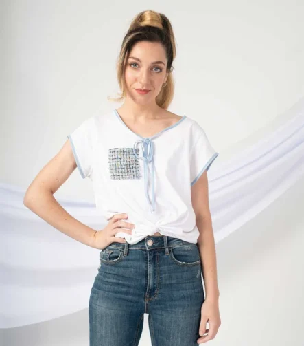 Camiseta blanza y azul