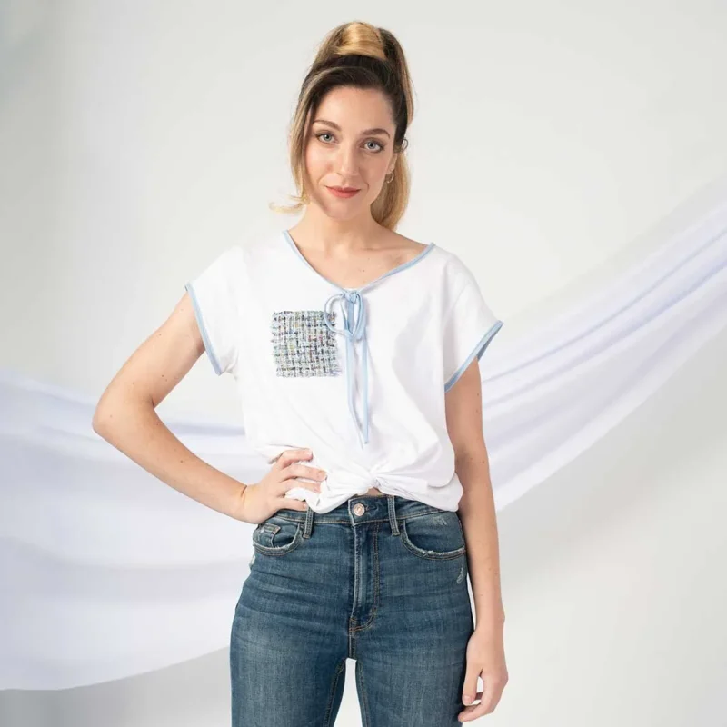Camiseta blanza y azul